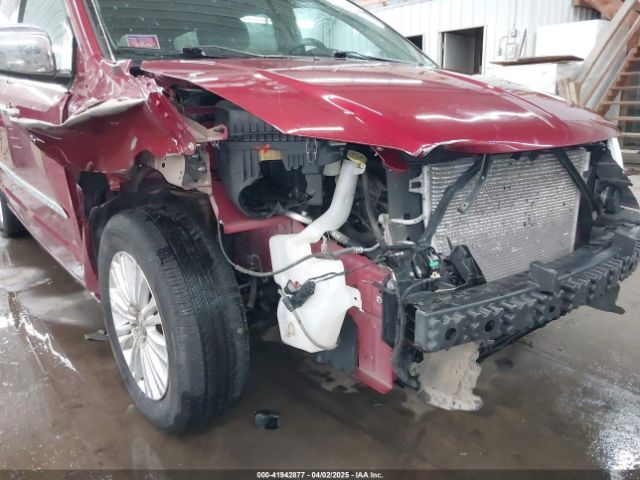 2C4RC1GG2ER453993 Chrysler Town & Country Limited