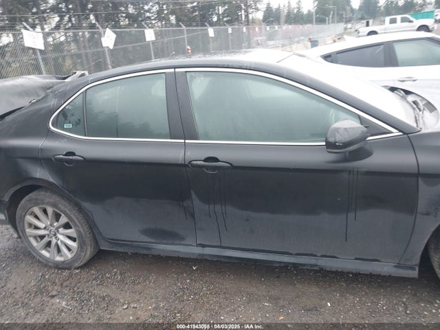 4T1B11HK6JU057181 Toyota CAMRY LE
