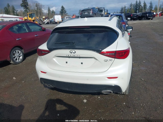 SJKCH5CP8HA035626 Infiniti Qx30 Luxury/premium/sport