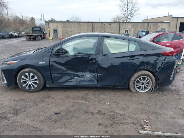 JTDKAMFP2M3165859 Toyota Prius Prime Le
