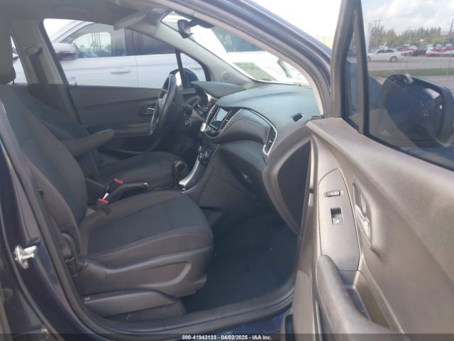 3GNCJKSB4JL377396 Chevrolet TRAX LS