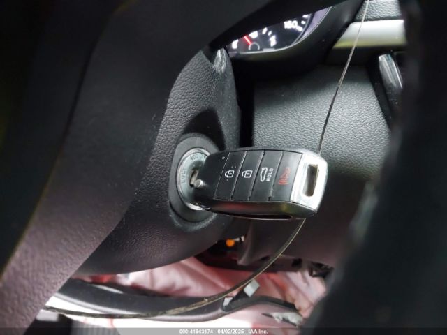 5XXGT4L31JG241732 KIA Optima S