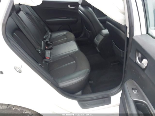 5XXGT4L31JG241732 KIA Optima S