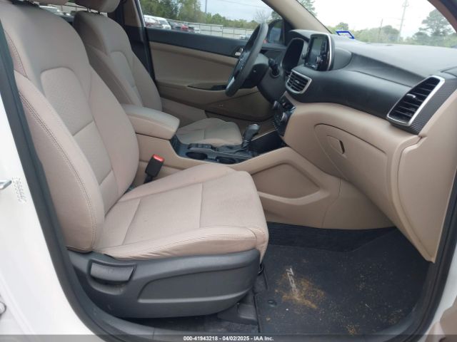 KM8J33AL8KU045863 Hyundai Tucson Sport