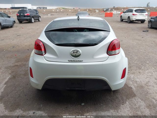 KMHTC6AD0EU194145 Hyundai Veloster Base W/black
