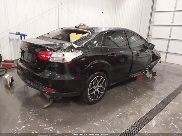 1FADP3H23HL303827 Ford FOCUS SEL