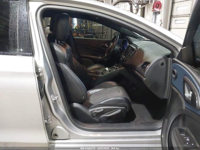 Chrysler 200 S 2015 1C3CCCDG3FN644217 Image 5