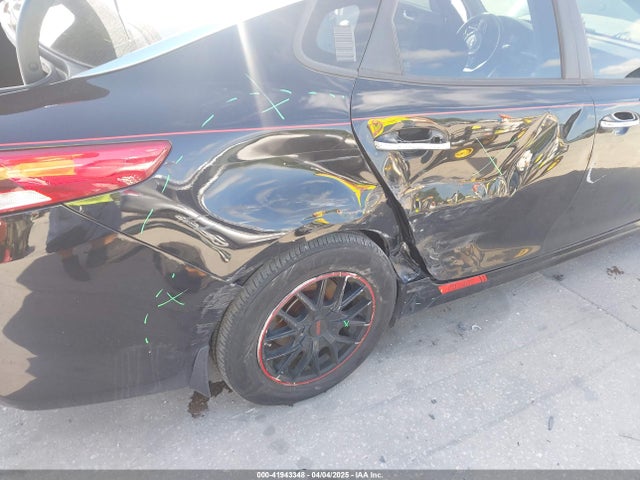 5XXGT4L33JG195305 KIA Optima Lx