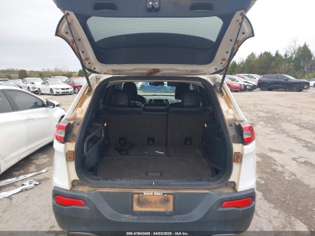 1C4PJMDS6GW182082 Jeep Cherokee Limited