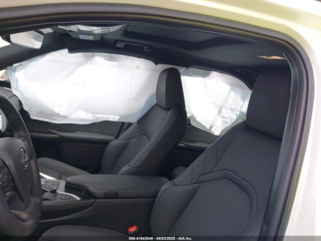 JTHP9JBH3R2077751 Lexus Ux 250h Premium