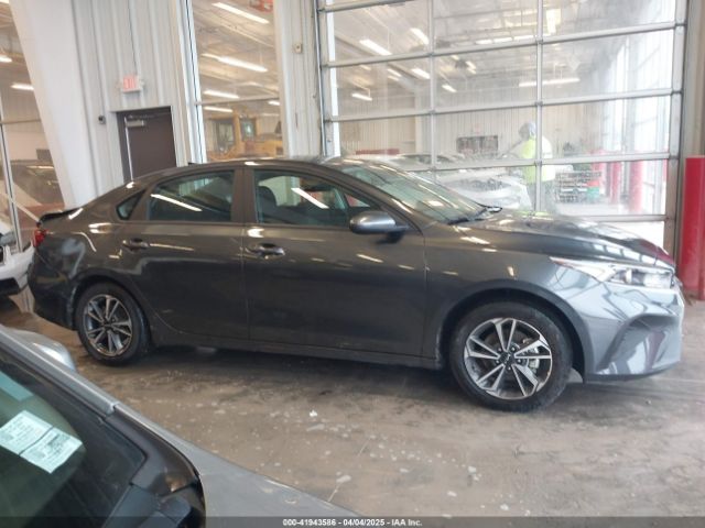 3KPF24AD9RE827562 KIA Forte Lxs