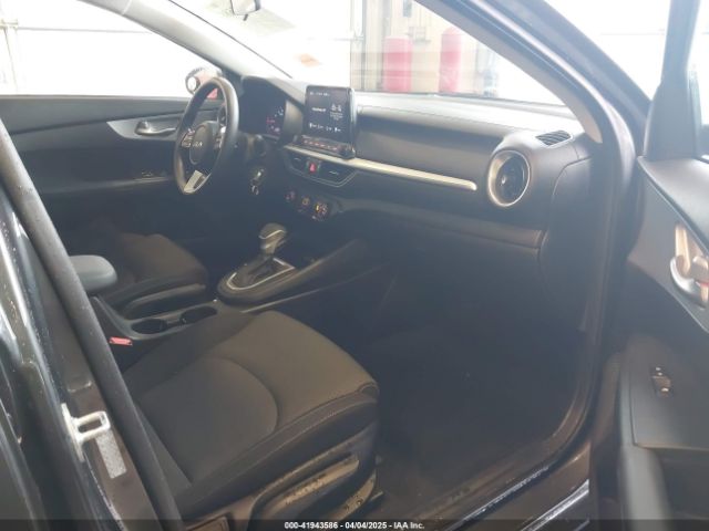 3KPF24AD9RE827562 KIA Forte Lxs