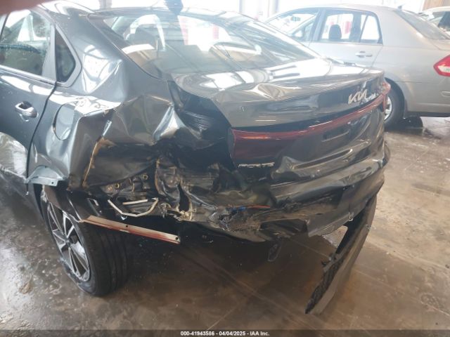 3KPF24AD9RE827562 KIA Forte Lxs