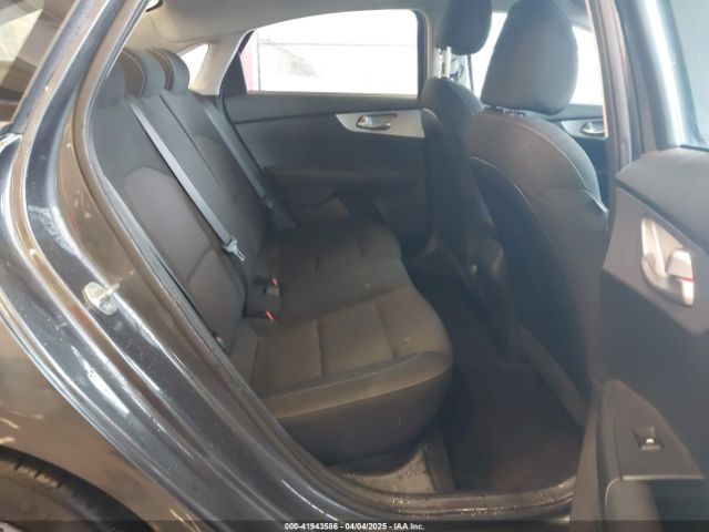 3KPF24AD9RE827562 KIA Forte Lxs