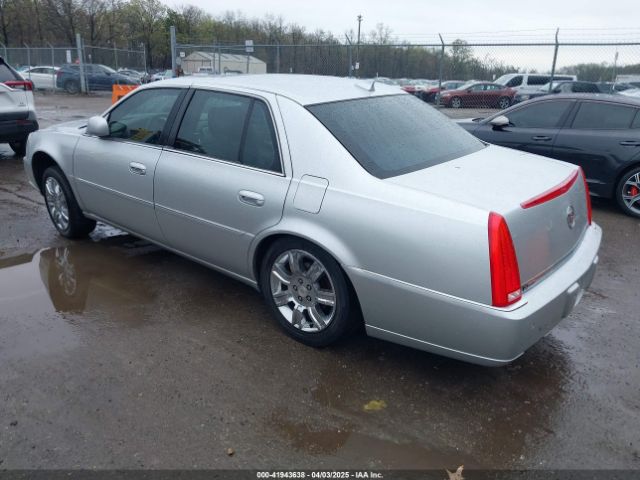 2011 CADILLAC DTS 1G6KD5E6XBU107790 Photo 2