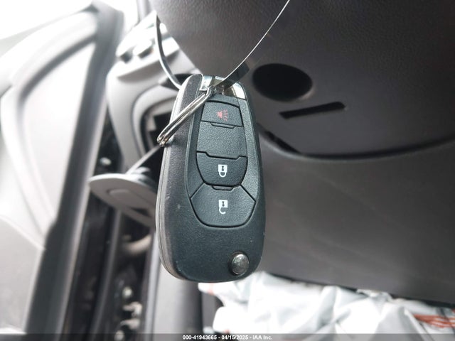 KL7CJKSB8LB330088 Chevrolet Trax Fwd Ls