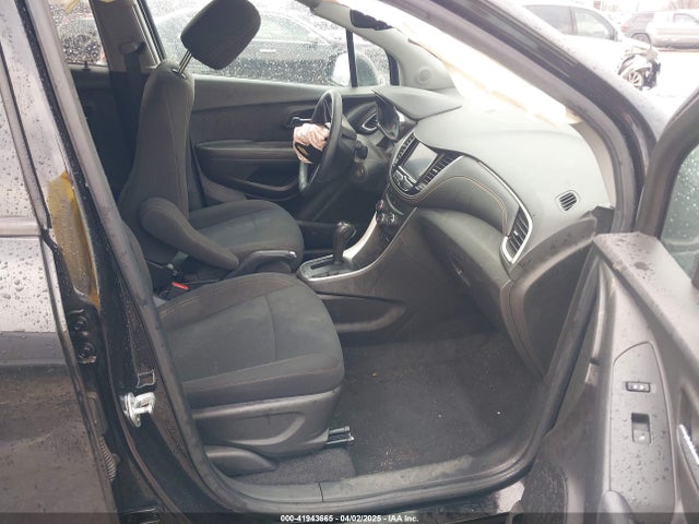 KL7CJKSB8LB330088 Chevrolet Trax Fwd Ls
