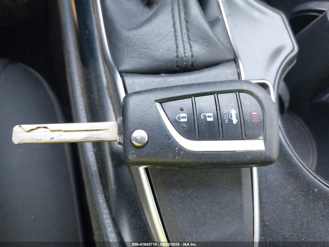 4T1B11HK3JU501181 Toyota CAMRY LE