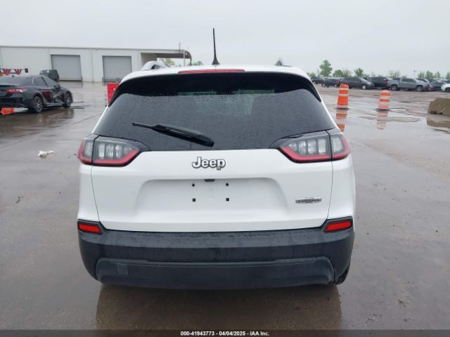 1C4PJLCB6KD366373 Jeep Cherokee Latitude