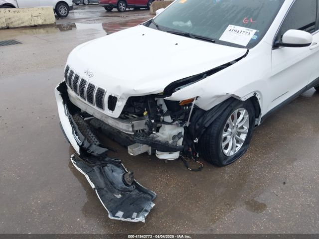 1C4PJLCB6KD366373 Jeep Cherokee Latitude