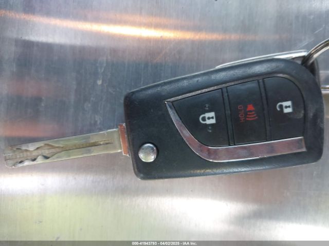 NMTKHMBX8JR045865 Toyota C-HR XLE