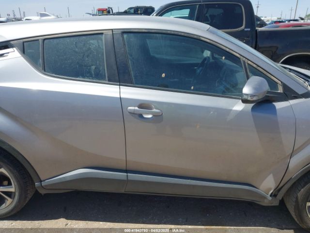 NMTKHMBX8JR045865 Toyota C-HR XLE