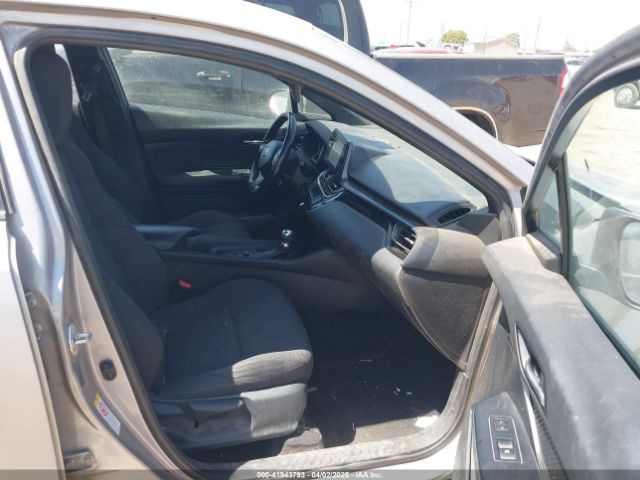 NMTKHMBX8JR045865 Toyota C-HR XLE