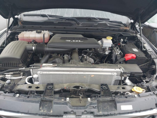 1C6RREJM9NN260782 RAM 1500 Laramie  4x2 5'7 Box