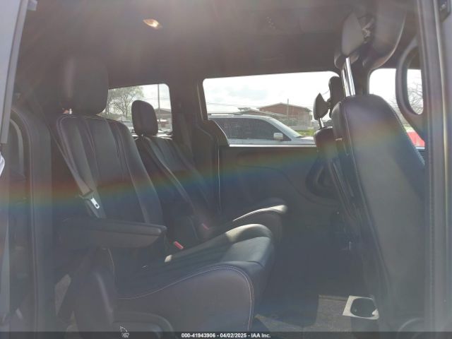 2C4RDGCG4GR401113 Dodge Grand Caravan Sxt