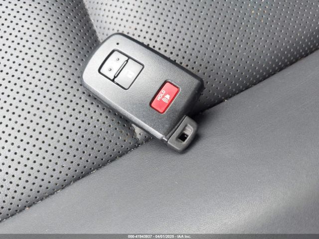 JTDKDTB31J1615609 Toyota Prius C Four