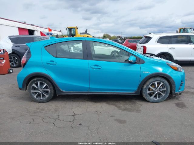 JTDKDTB31J1615609 Toyota Prius C Four