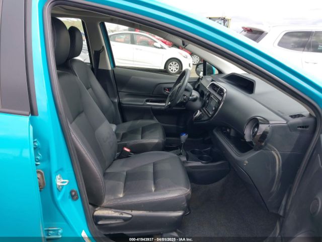 JTDKDTB31J1615609 Toyota Prius C Four