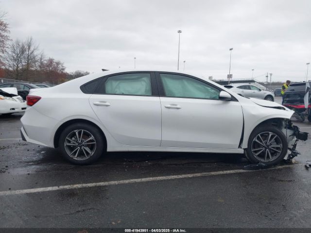 3KPF24AD0NE455376 KIA Forte Lxs