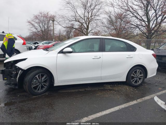 3KPF24AD0NE455376 KIA Forte Lxs