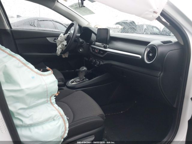 3KPF24AD0NE455376 KIA Forte Lxs
