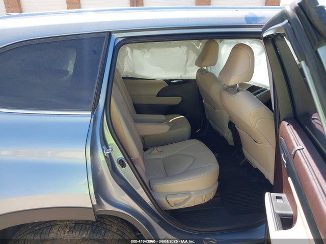 5TDGZRAH3MS083911 Toyota Highlander Xle