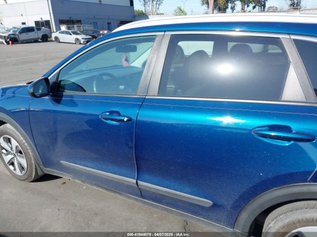 KNDCB3LC3J5204701 KIA NIRO LX