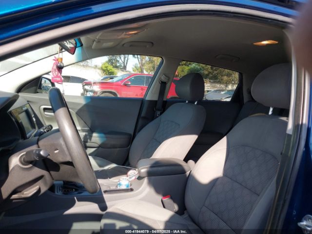 KNDCB3LC3J5204701 KIA NIRO LX