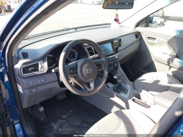 KNDCB3LC3J5204701 KIA NIRO LX