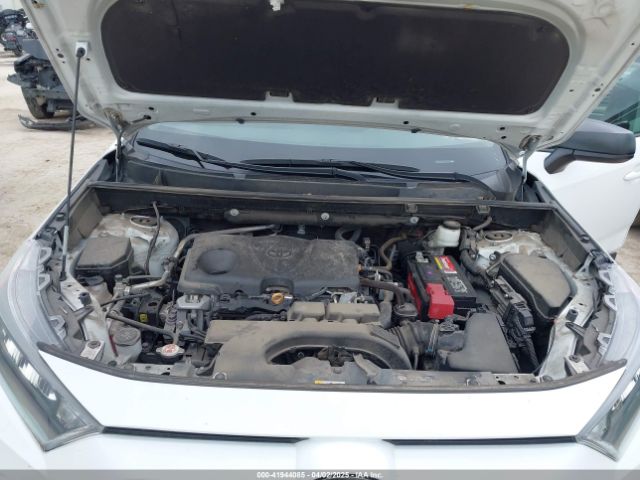 2T3H1RFVXLW099305 Toyota RAV4 LE