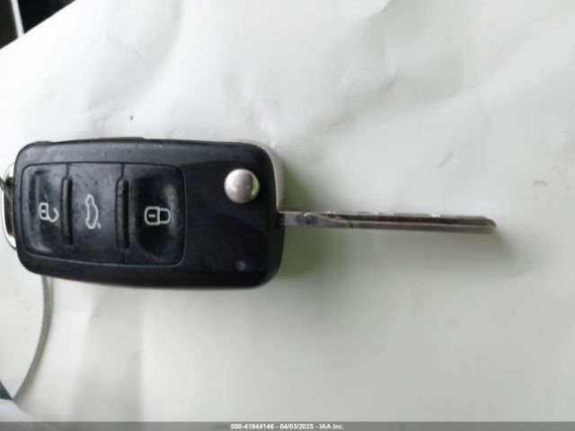 1VWBT7A31EC081966 Volkswagen Passat 1.8t Sport