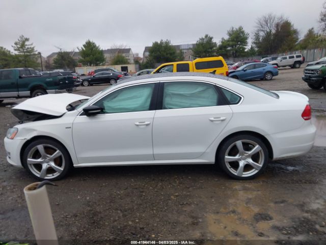 1VWBT7A31EC081966 Volkswagen Passat 1.8t Sport