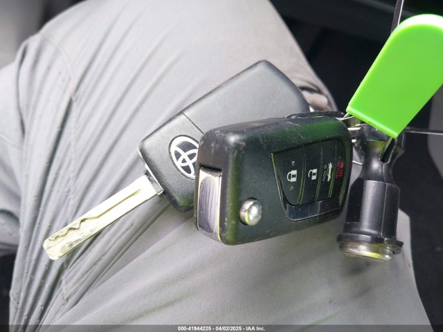 4T1G11AKXPU088961 Toyota CAMRY SE