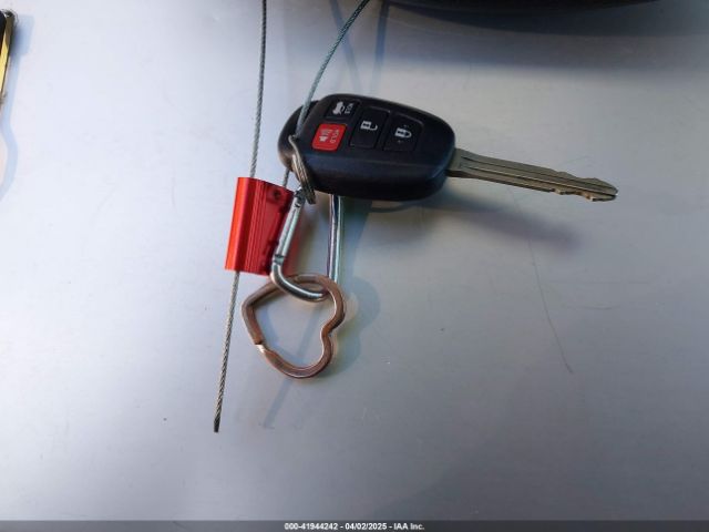 2T1BURHE1HC941931 Toyota COROLLA LE