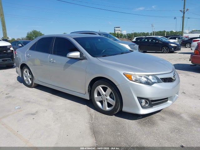 4T1BF1FK3EU344875 Toyota CAMRY SE