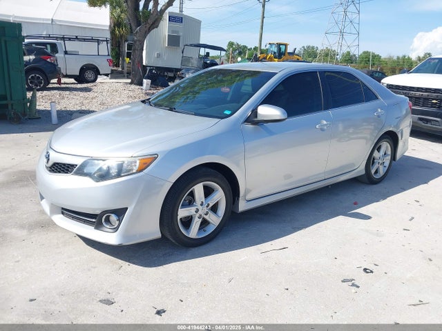 4T1BF1FK3EU344875 Toyota CAMRY SE