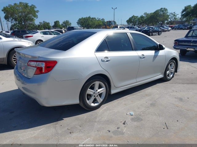 4T1BF1FK3EU344875 Toyota CAMRY SE