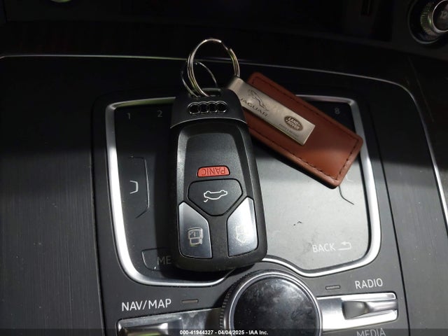 WA1BNAFY9J2144269 Audi Q5 2.0t Premium/2.0t Tech Premium