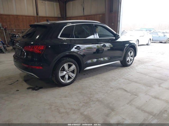 WA1BNAFY9J2144269 Audi Q5 2.0t Premium/2.0t Tech Premium