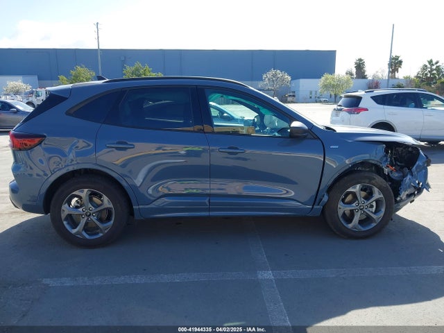 1FMCU0MZ4RUB05300 Ford Escape St-line